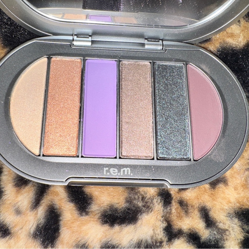 REM Eyeshadow Palette - Groovy Baby Purple and Neutrals
